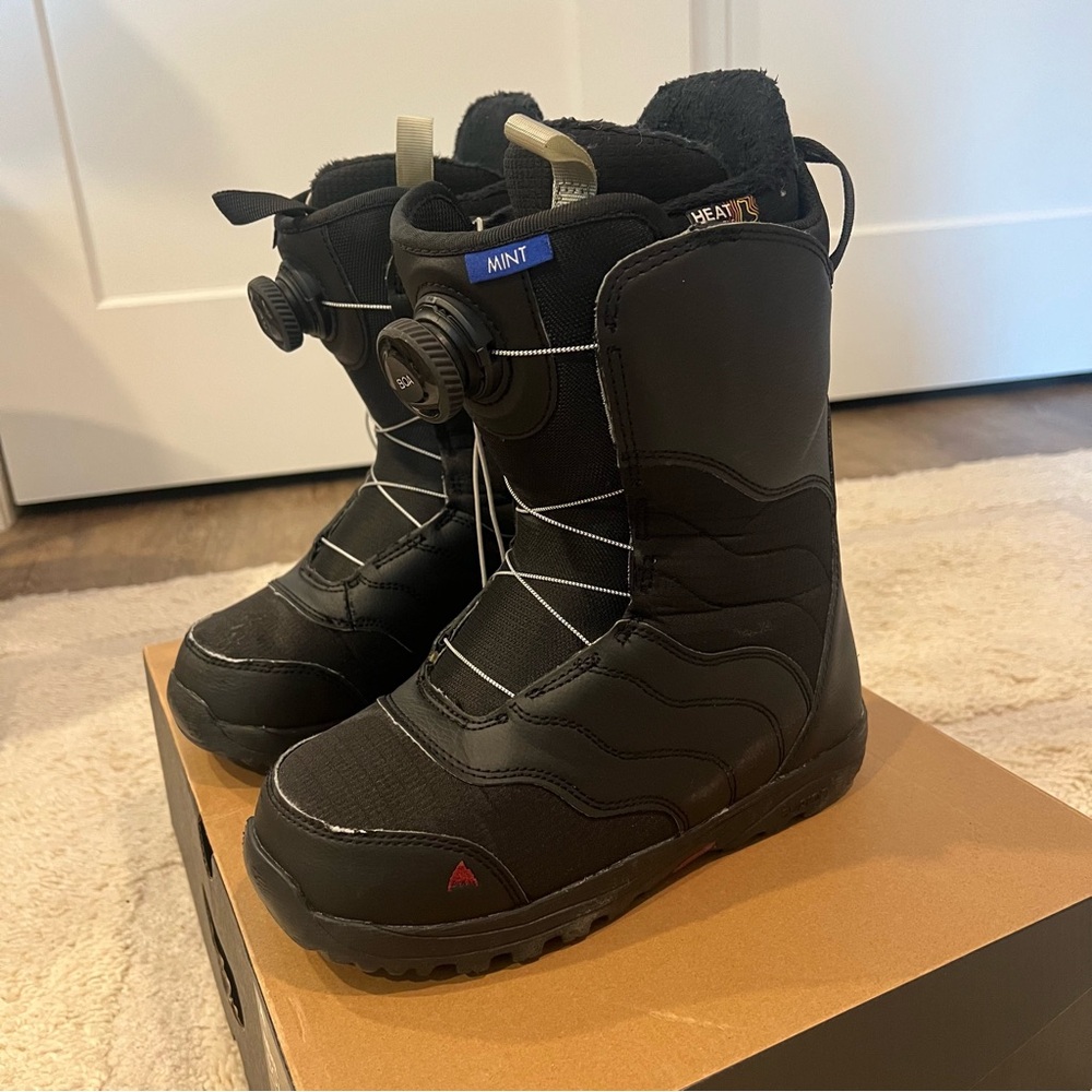 Burton Mint Boa Women’s Snowboard Boots 6.5